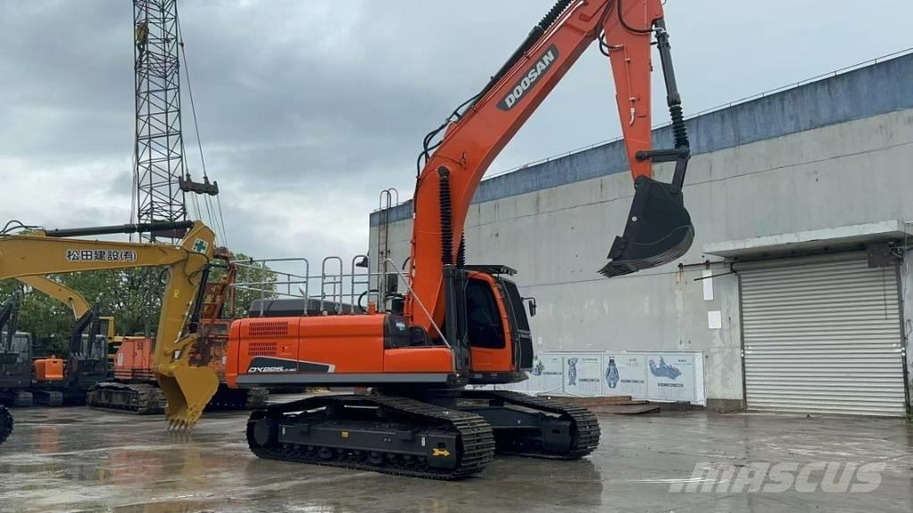 Doosan DX 225 LC Bageri guseničari