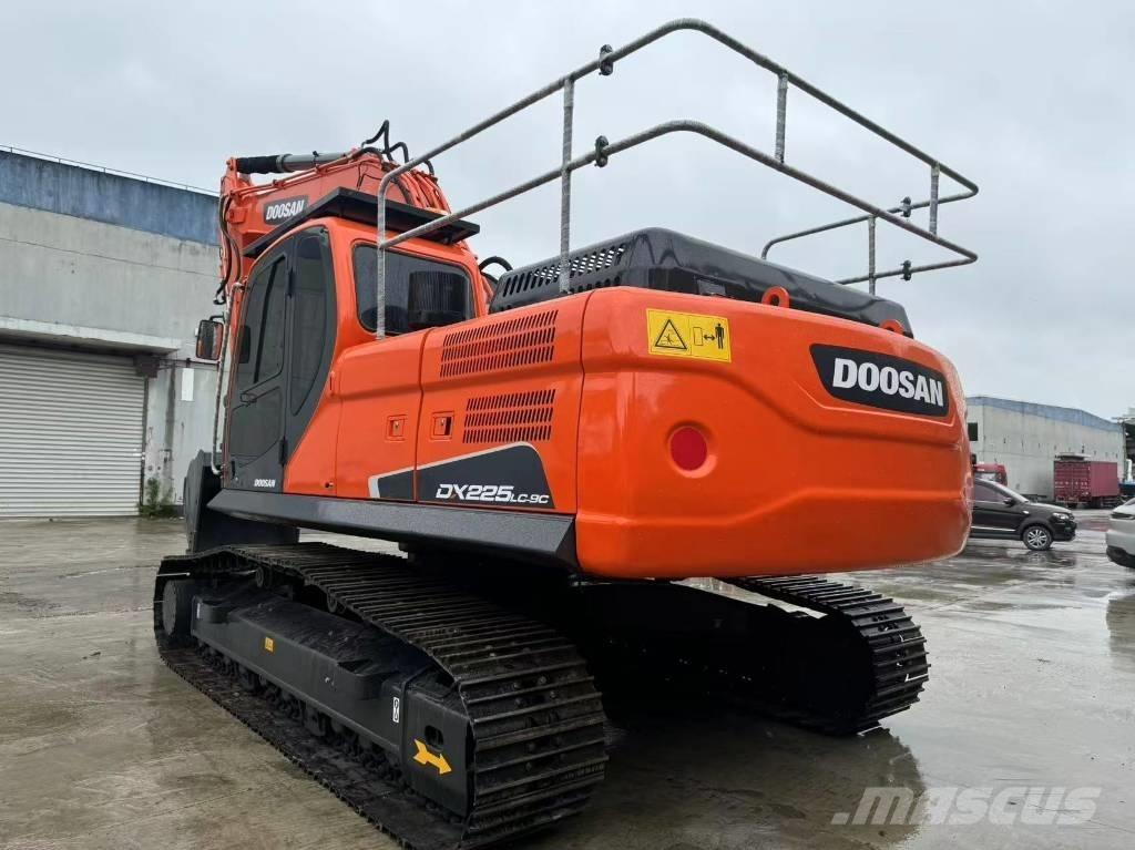Doosan DX 225 LC Bageri guseničari