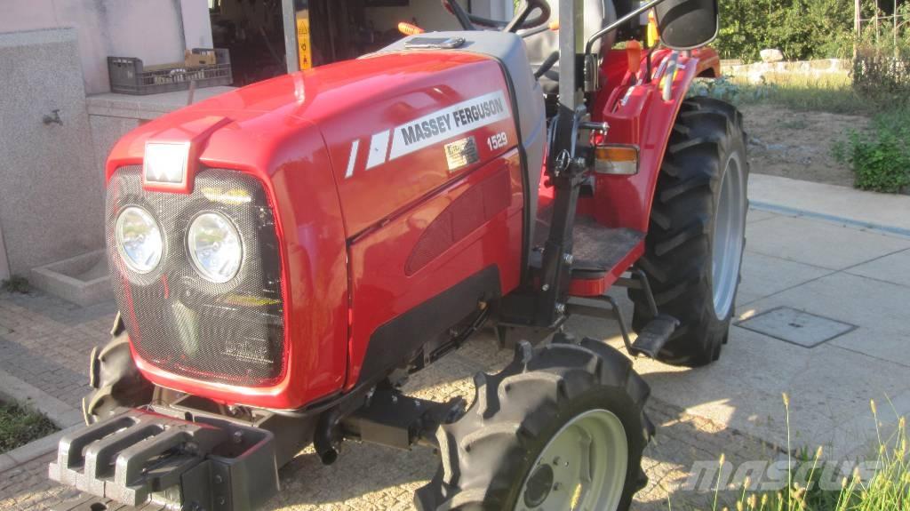 Massey Ferguson 1529 Traktori