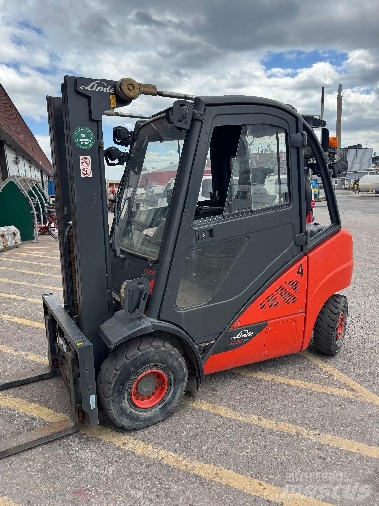Linde H25D-02 Dizelski viljuškari