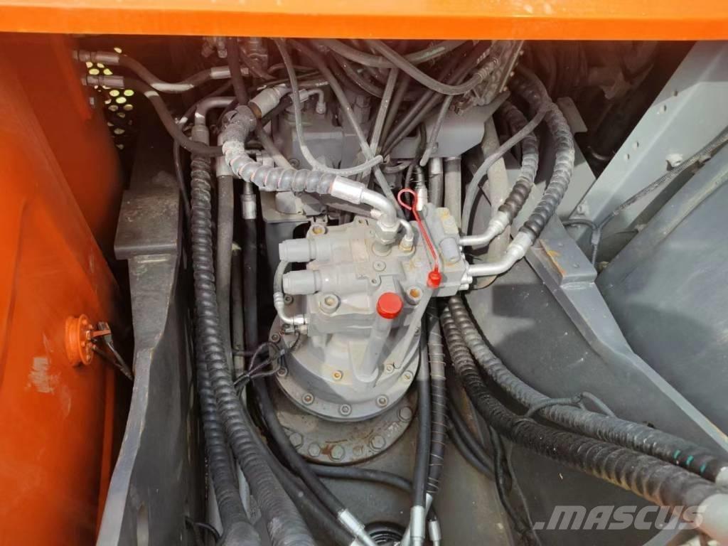 Hitachi ZX200 Bageri guseničari