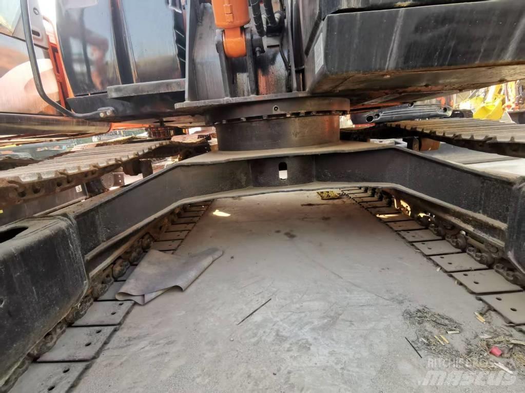Hitachi ZX 70 Midi bageri 7t – 12t