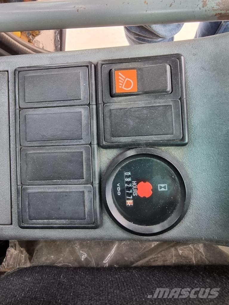 Volvo EC 210 B Bageri guseničari