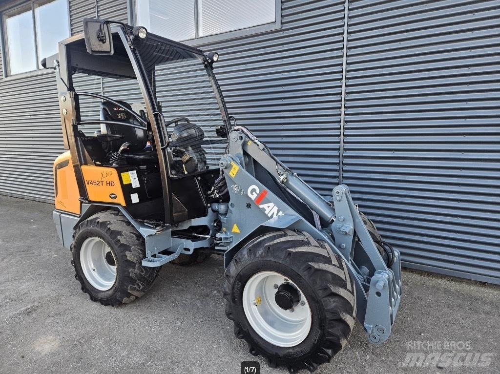 GiANT v452t hd x-tra Mini utovarivači