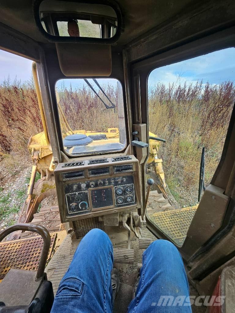 CAT D6h Buldožeri guseničari