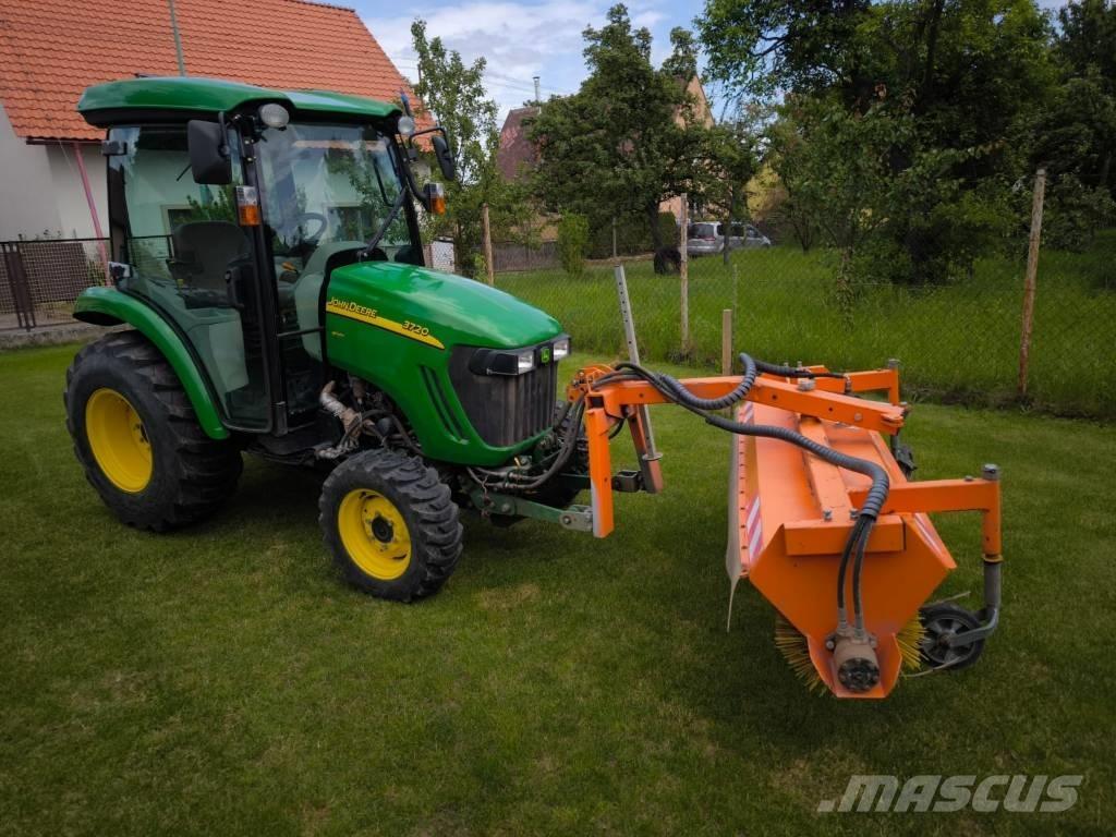 John Deere 3720 Manji traktori