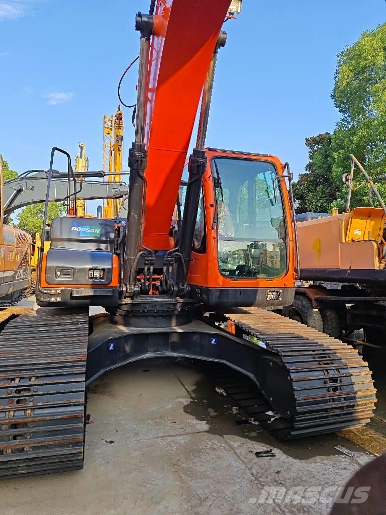 Doosan DX225LC-9C Bageri guseničari