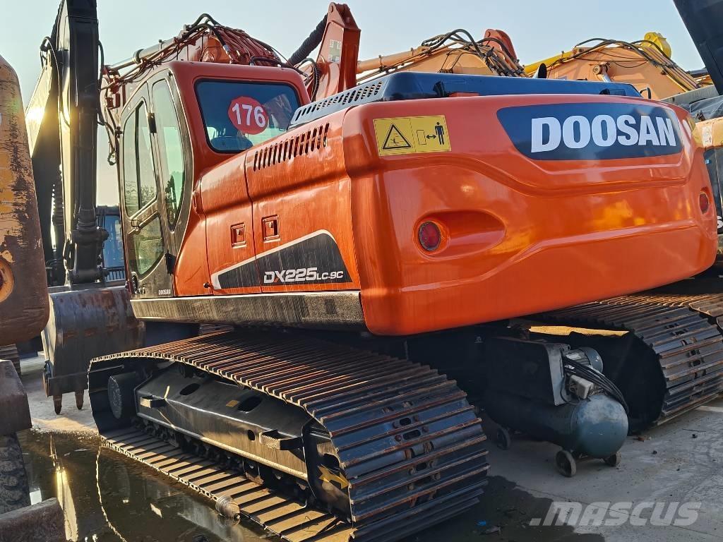 Doosan DX225LC-9C Bageri guseničari