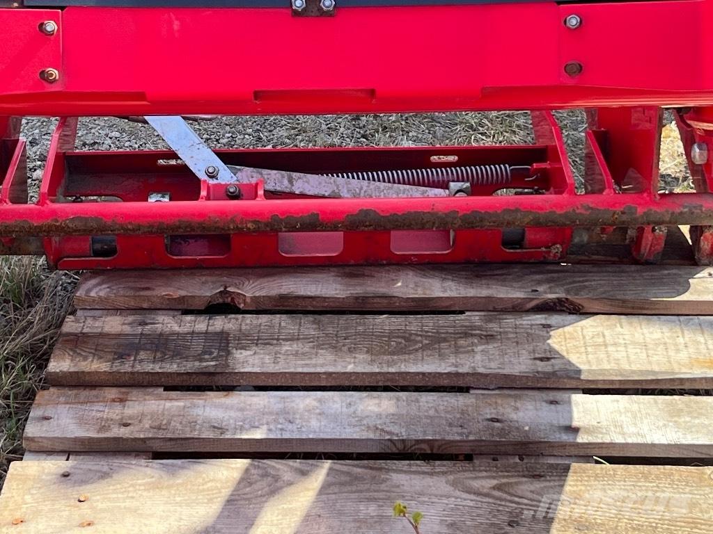 Massey Ferguson 945 Prednji utovarivači i bageri