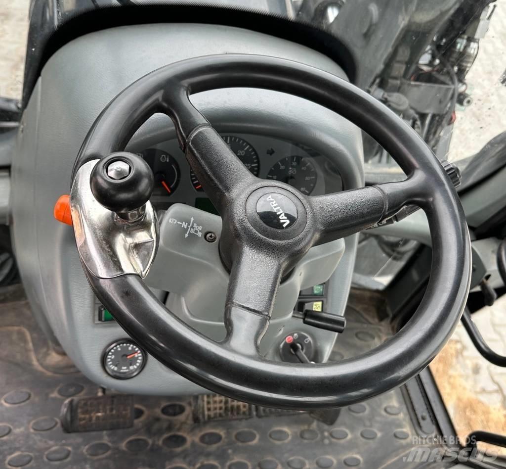 Valtra T 190 Traktori