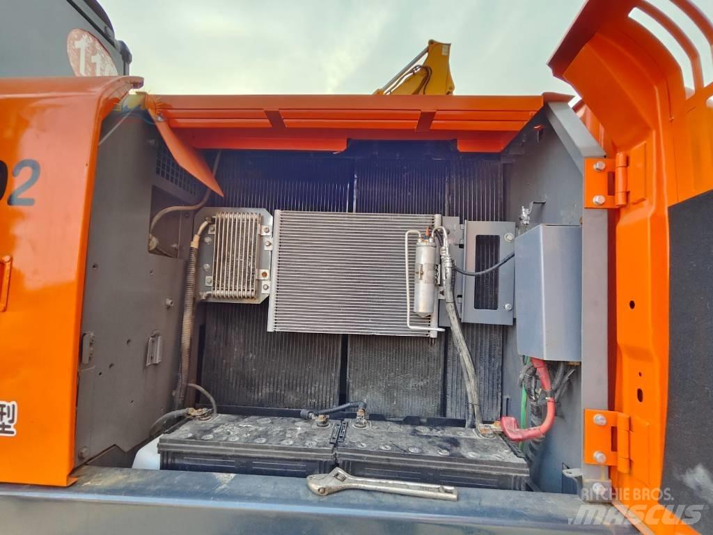 Hitachi ZX 210 Bageri guseničari