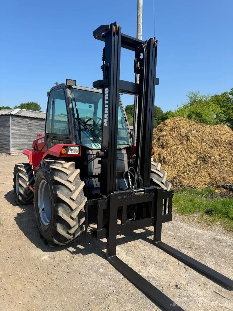 Manitou M 26.4 Vanterenski viljuškar