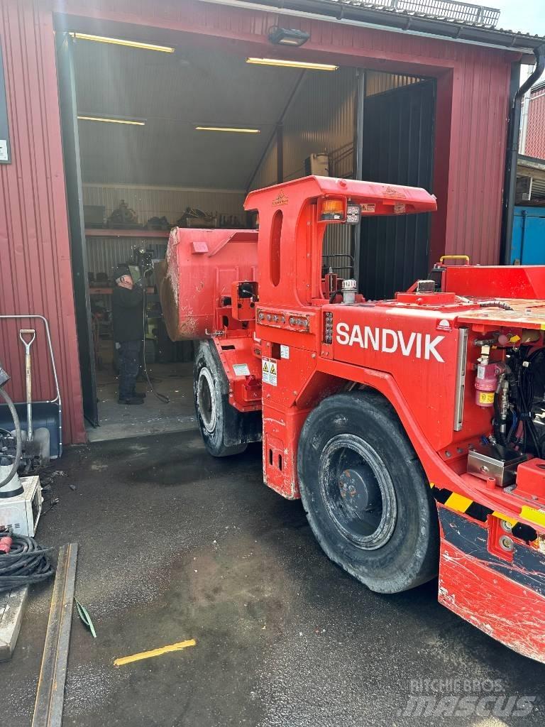 Sandvik LH202 Podzemni utovarivači