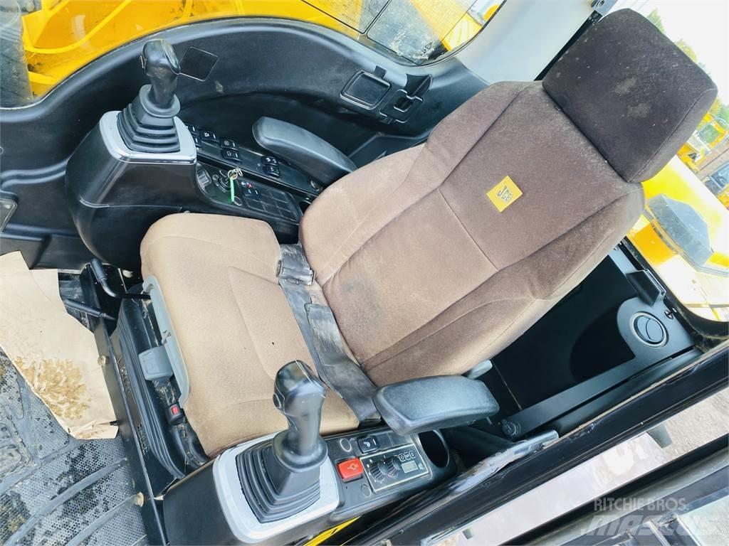 JCB JS220LC Bageri guseničari