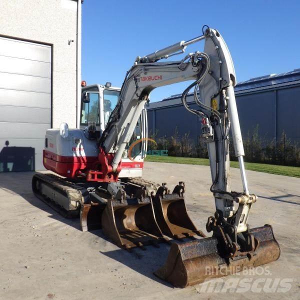 Takeuchi TB260 Bageri točkaši