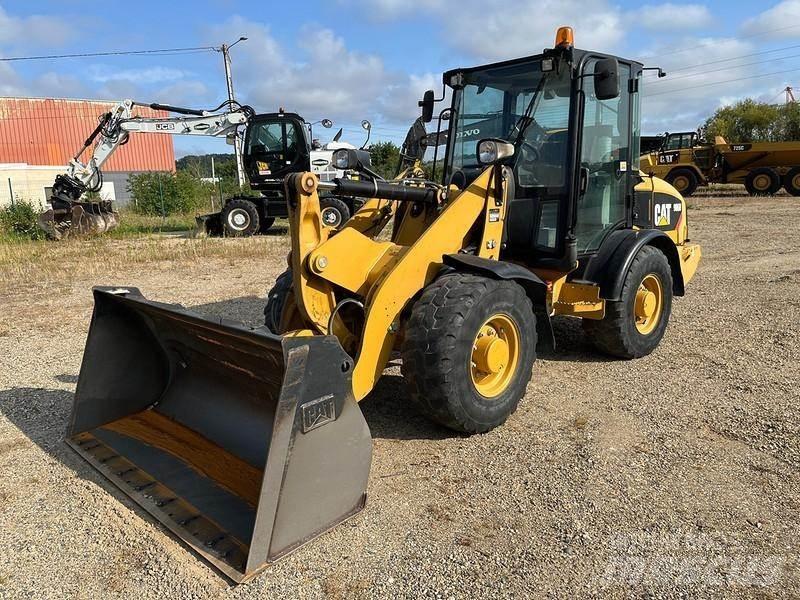CAT 906H Utovarivači na točkove