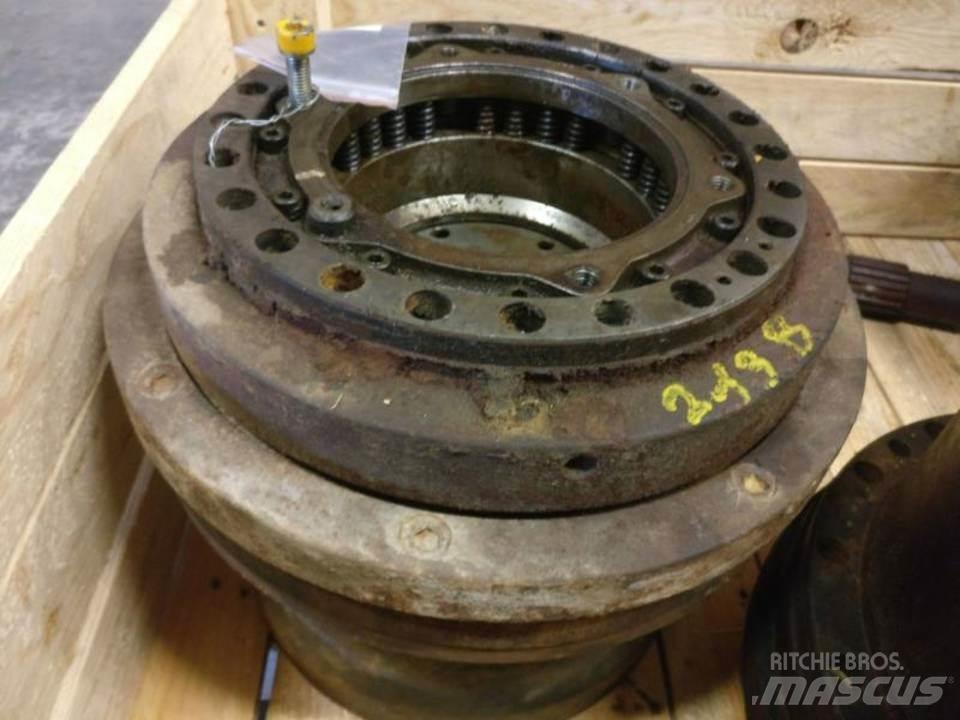 CAT 213B Transmisija