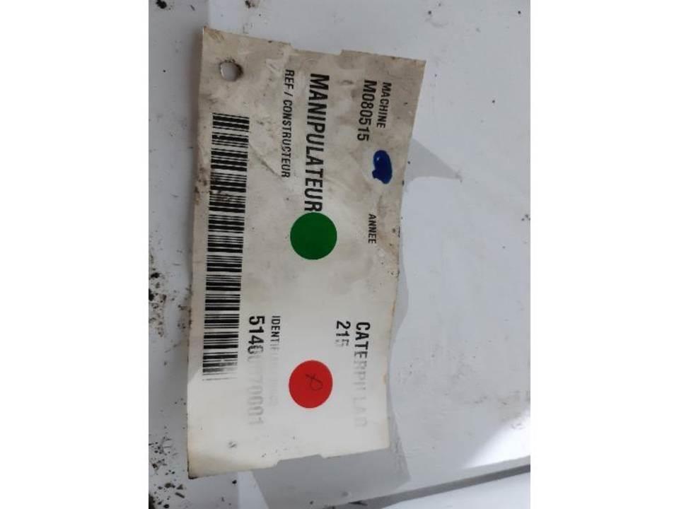 CAT 215 Kabine i unutrašnjost