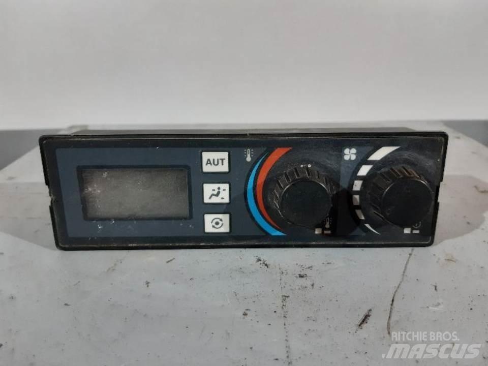 CAT 312CL Kabine i unutrašnjost