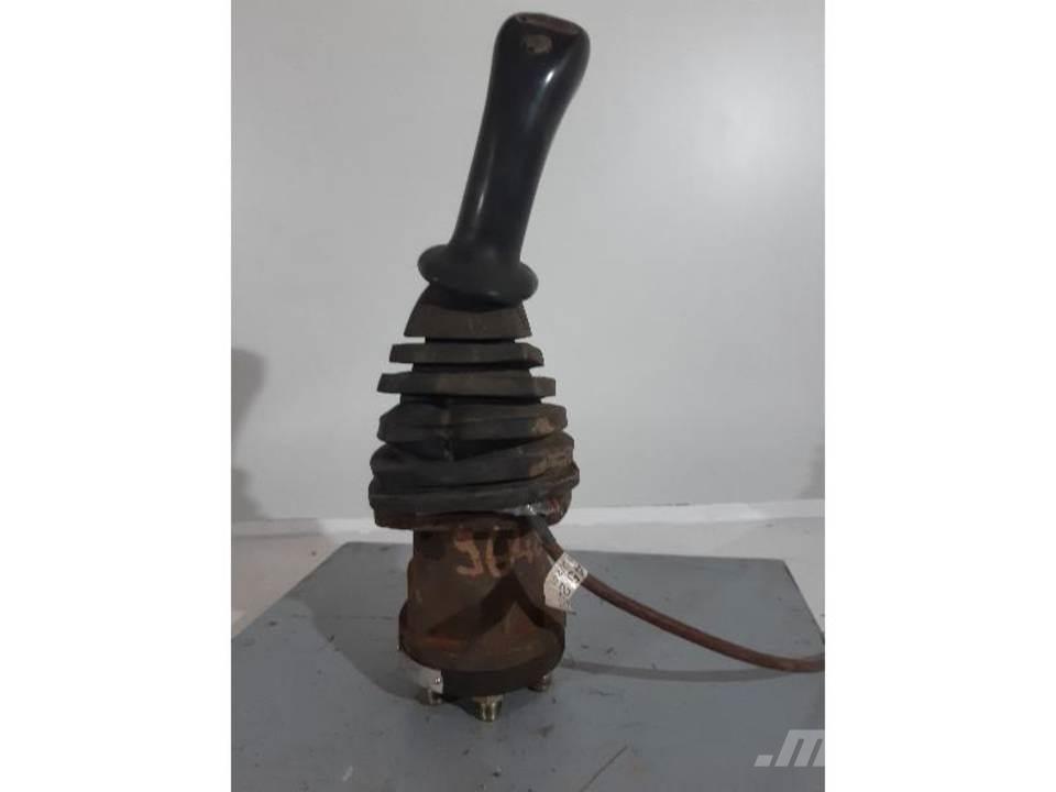 CAT 315B Kabine i unutrašnjost