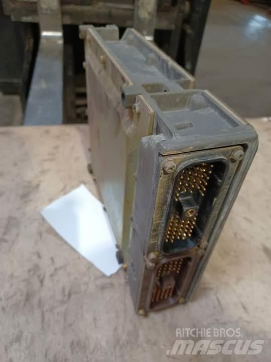 CAT 318C Kabine i unutrašnjost