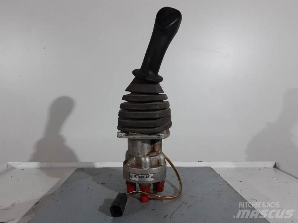 CAT 318C Kabine i unutrašnjost