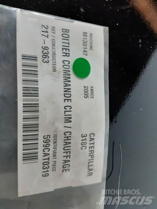 CAT 318C Kabine i unutrašnjost