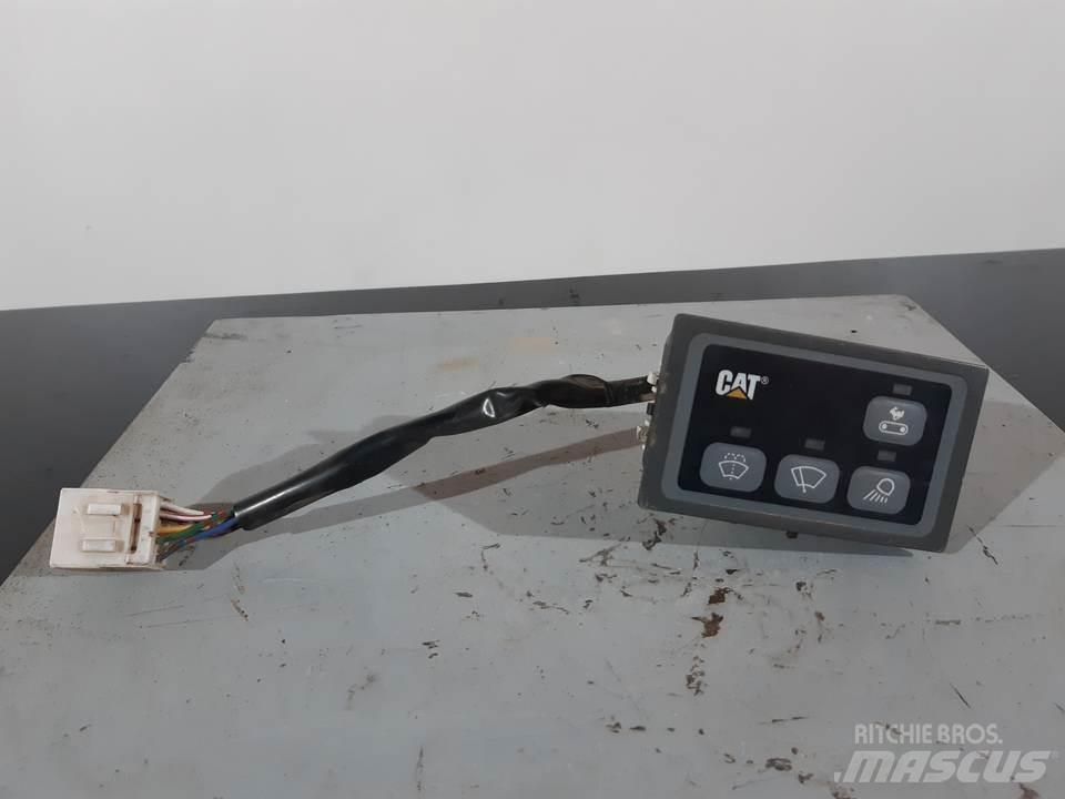 CAT 318C Kabine i unutrašnjost
