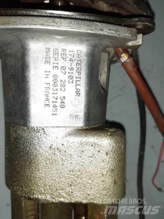 CAT 320B Kabine i unutrašnjost