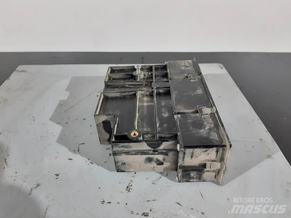 CAT 320C Kabine i unutrašnjost