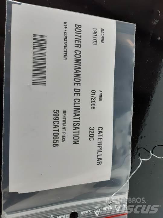 CAT 320C Kabine i unutrašnjost