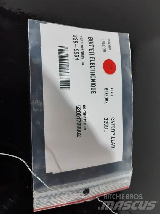 CAT 320DL Kabine i unutrašnjost