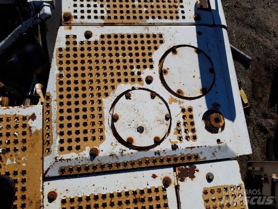 CAT 325LN Kabine i unutrašnjost