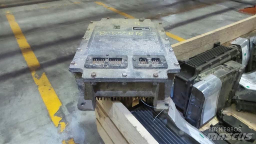 CAT 330L Kabine i unutrašnjost