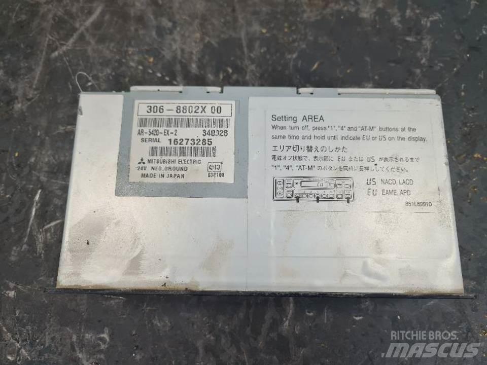 CAT 336DL Kabine i unutrašnjost