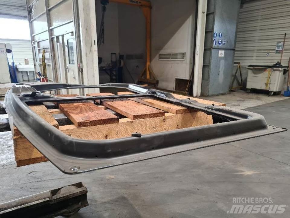 CAT 345D Kabine i unutrašnjost