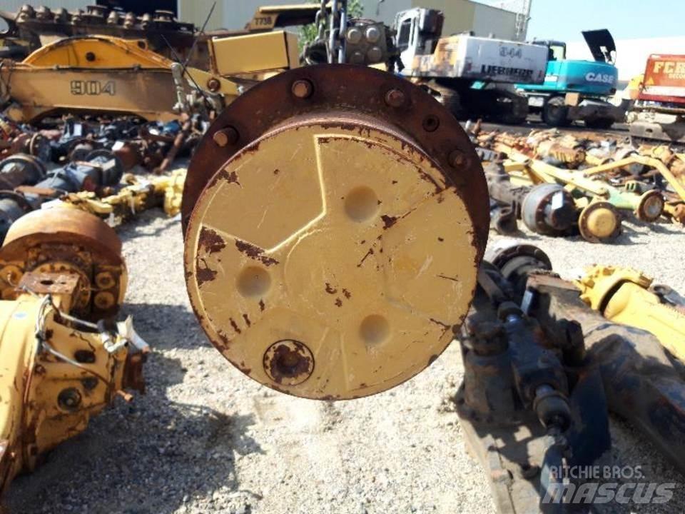 CAT 438B Transmisija
