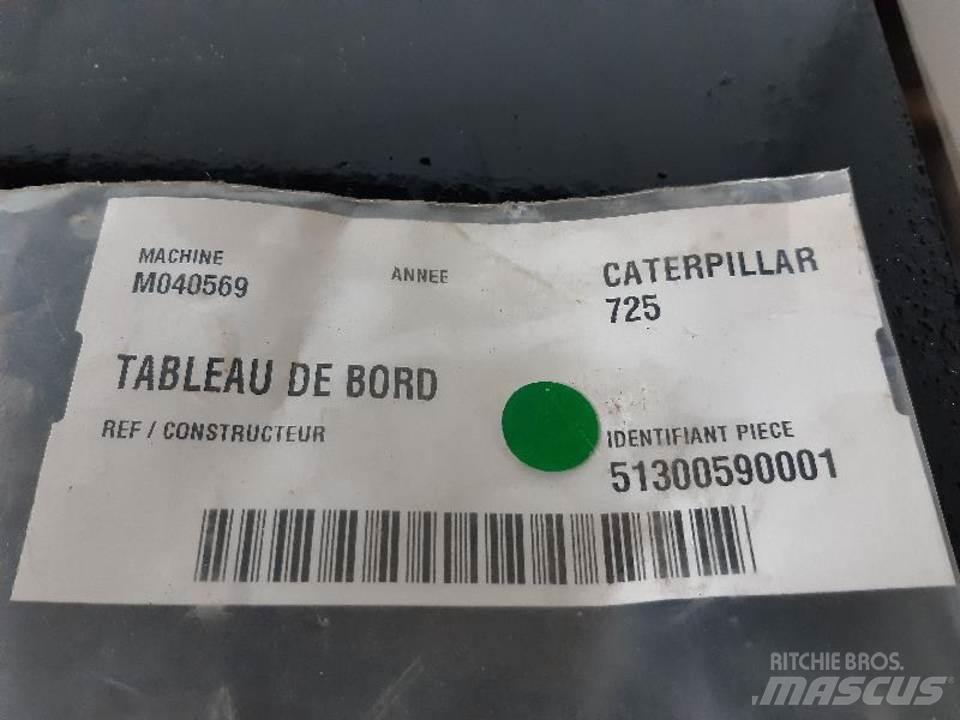 CAT 725 Kabine i unutrašnjost