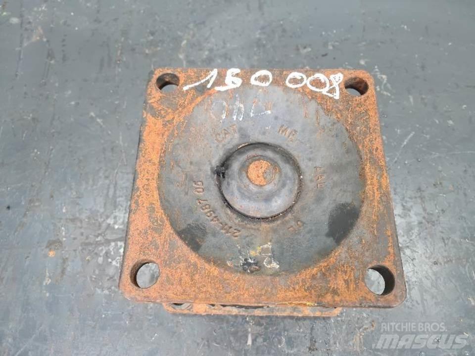 CAT 735 Transmisija