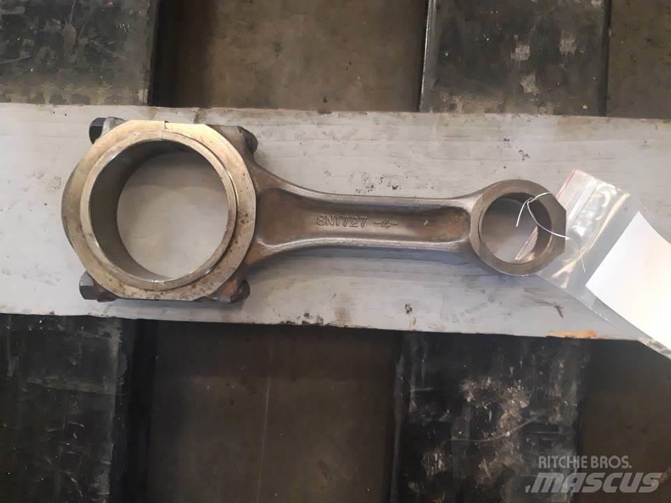 CAT 826C Motori za građevinarstvo