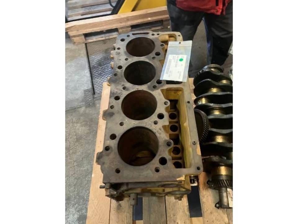 CAT 953 Motori za građevinarstvo