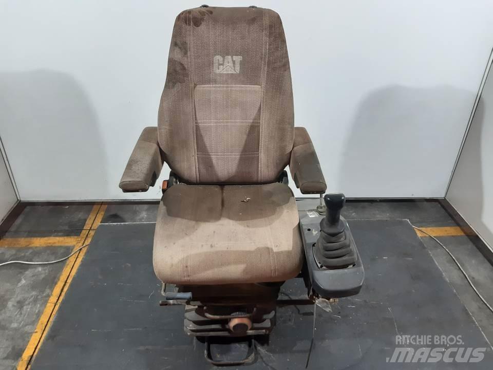 CAT M312 Kabine i unutrašnjost