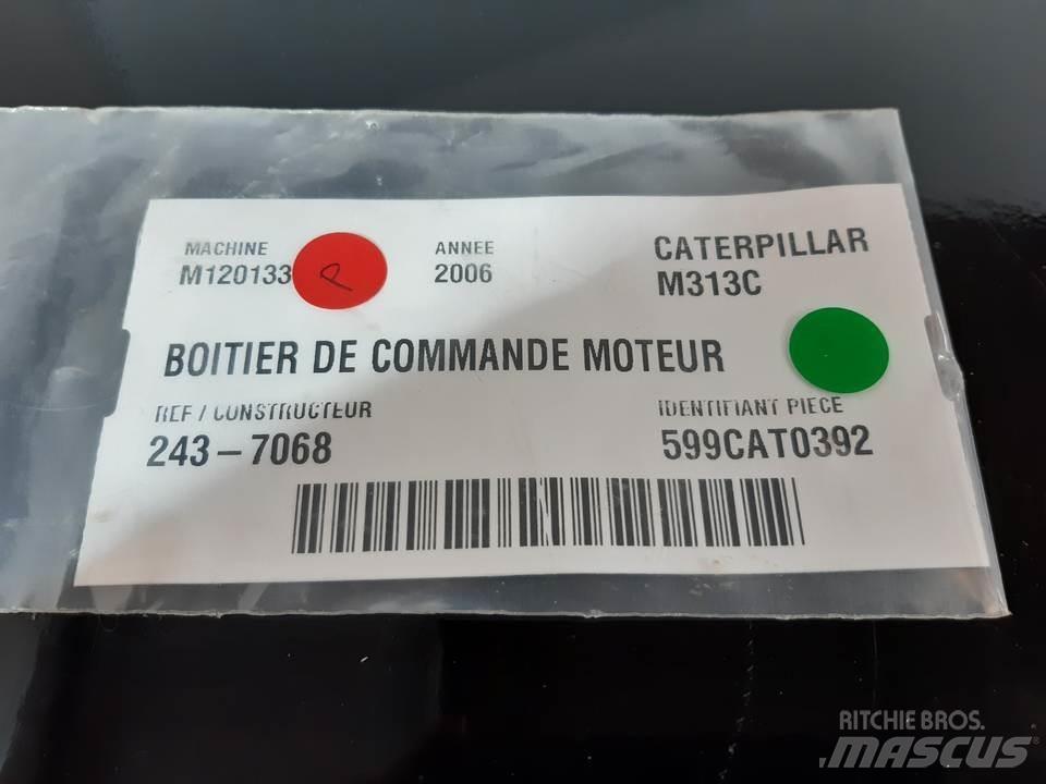 CAT M313C Kabine i unutrašnjost