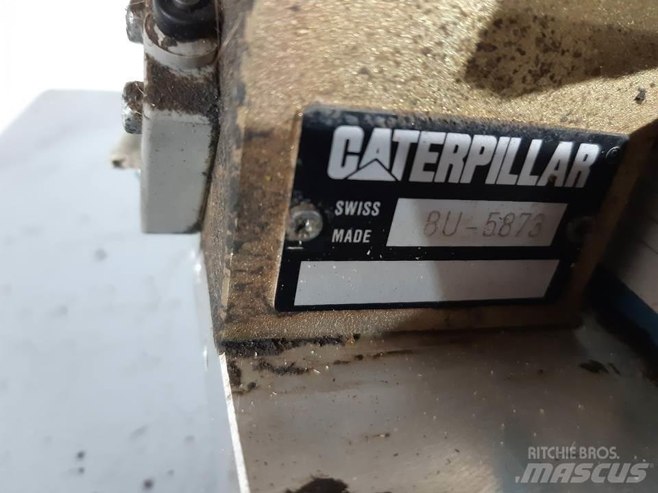CAT M318 Kabine i unutrašnjost