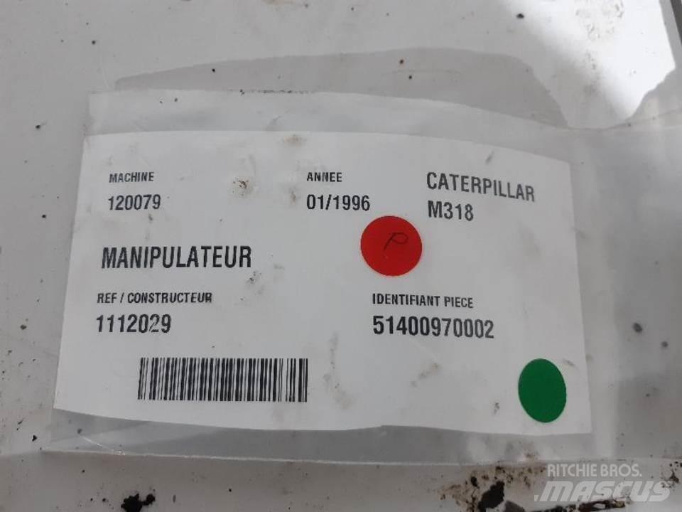 CAT M318 Kabine i unutrašnjost