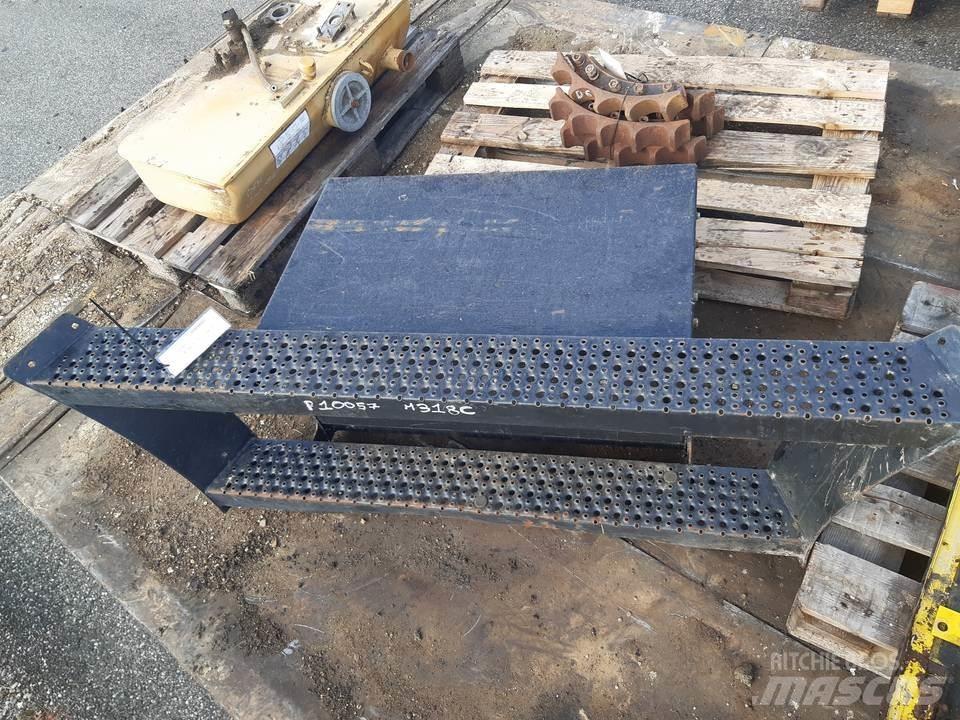 CAT M318C Kabine i unutrašnjost