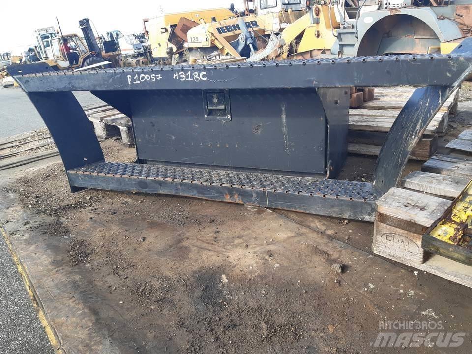 CAT M318C Kabine i unutrašnjost