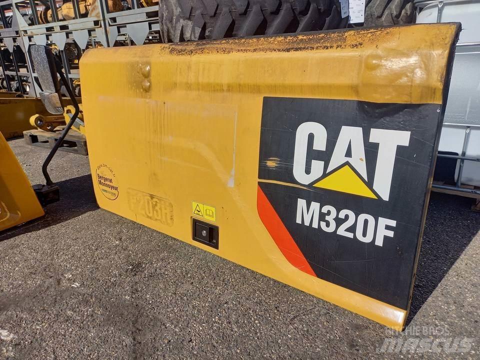 CAT M320F Kabine i unutrašnjost