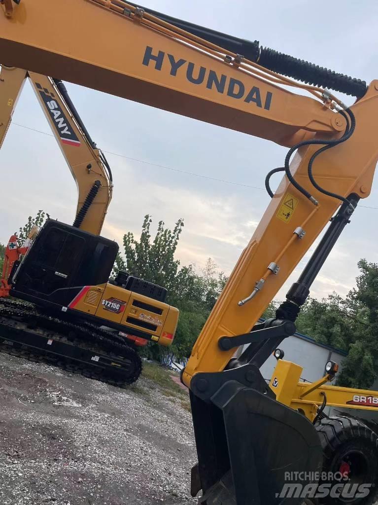 Hyundai R220 Bageri guseničari
