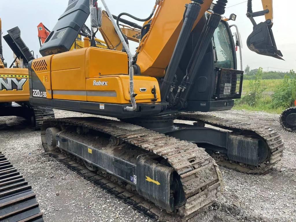 Hyundai R220 Bageri guseničari